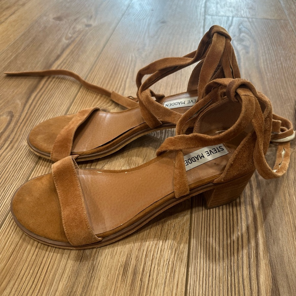 Steve Madden Women's Cognac Tan Suede Rizzaa Sandals